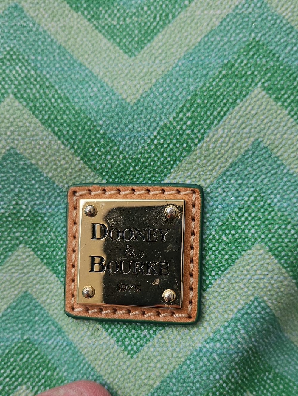 Green Chevron Crossbody Bag with Red Interior DOONEY AND Burke - Picture 5 of 5